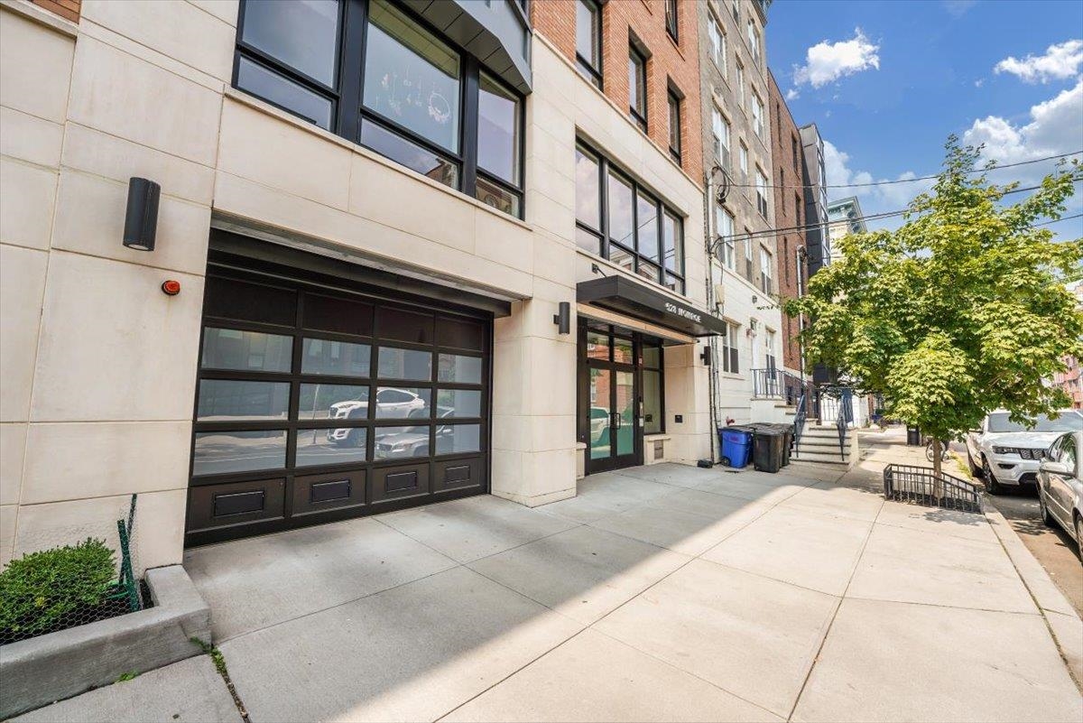 528 MONROE ST Unit: 403