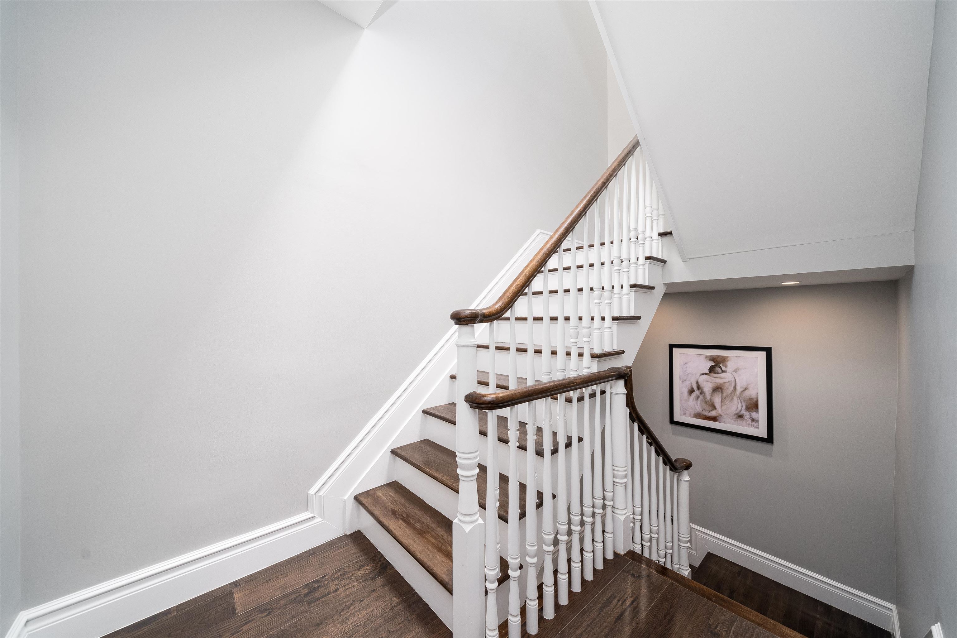 901 HUDSON ST Unit: W