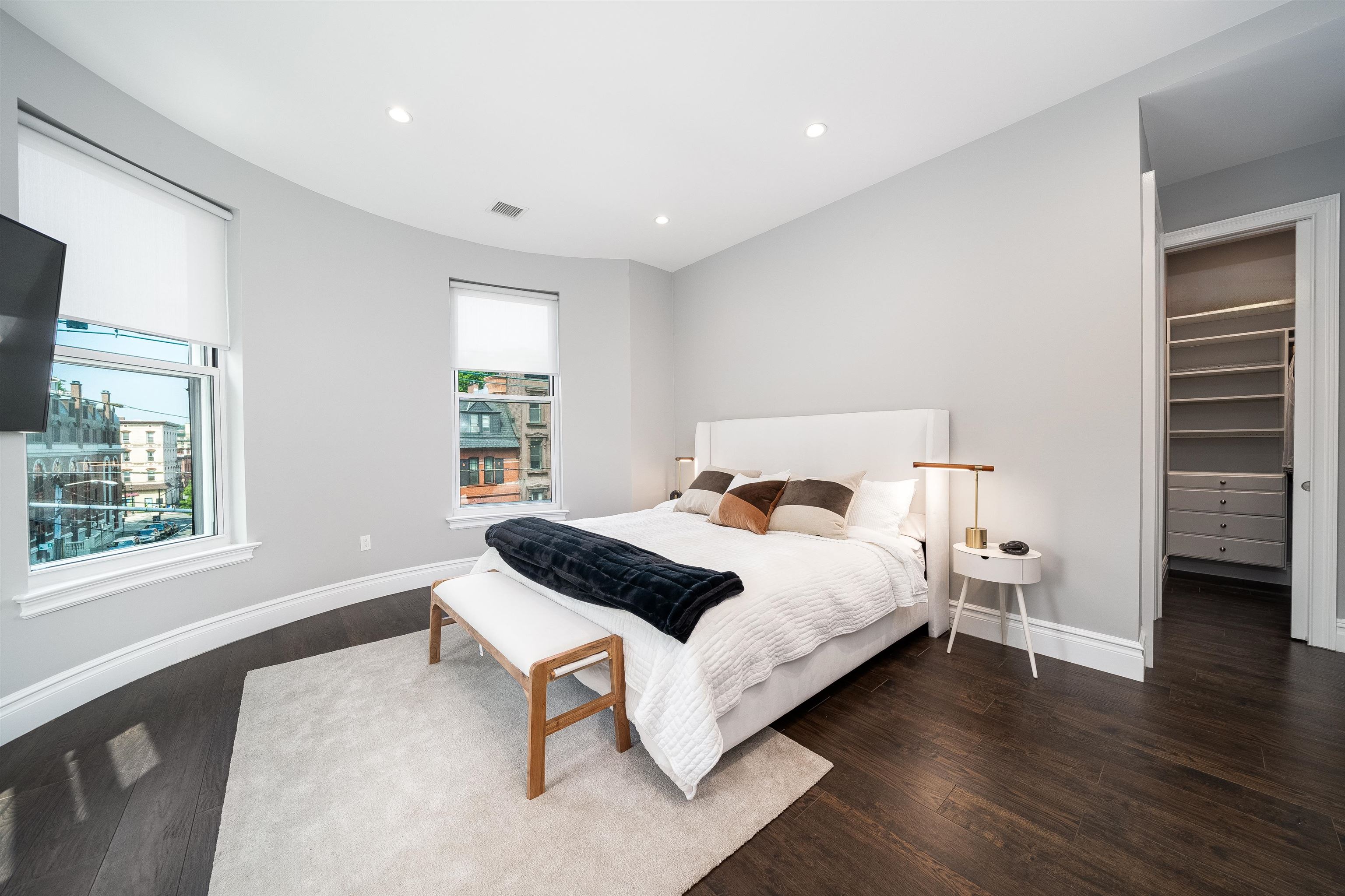 901 HUDSON ST Unit: W