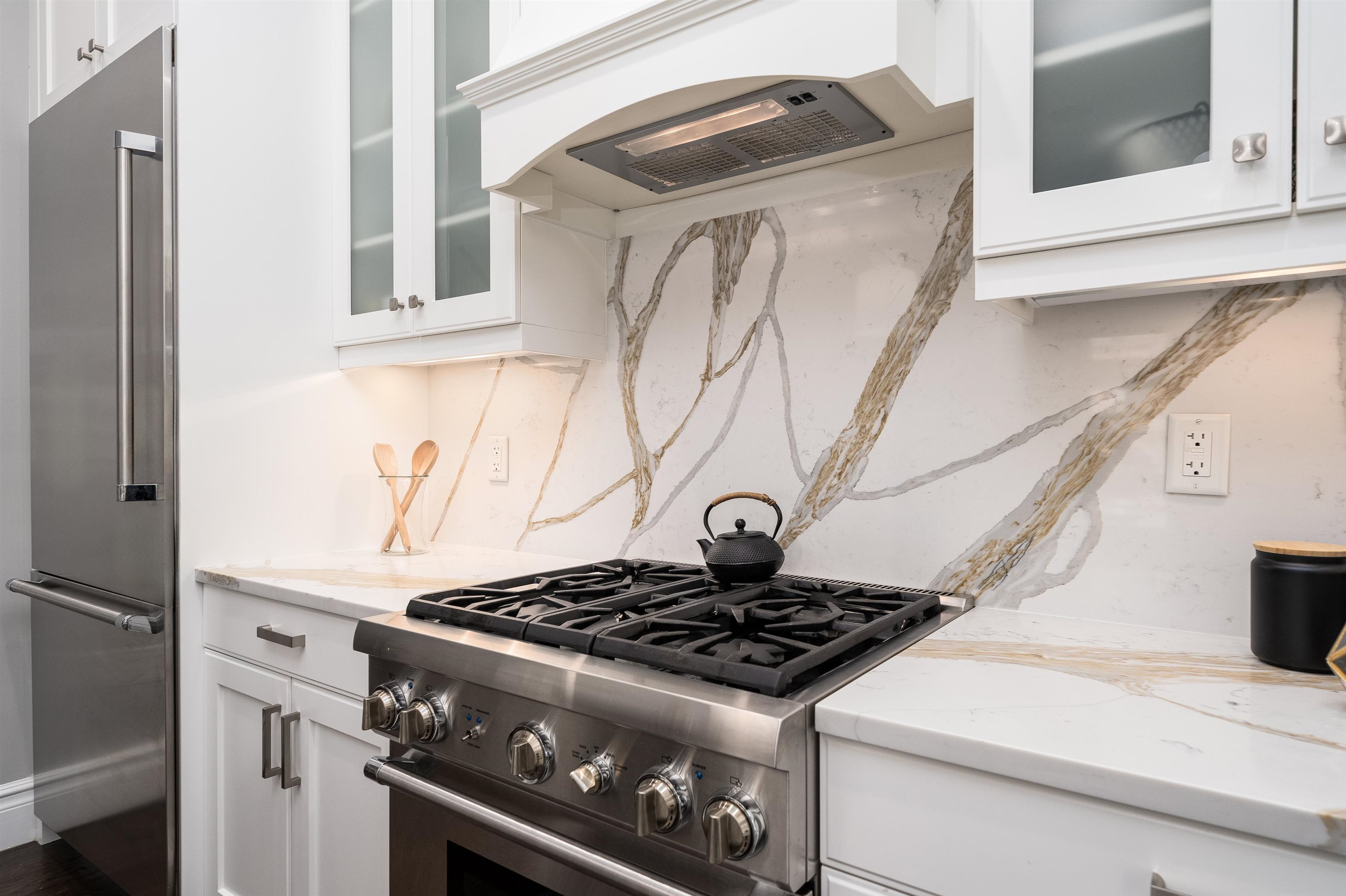 901 HUDSON ST Unit: W