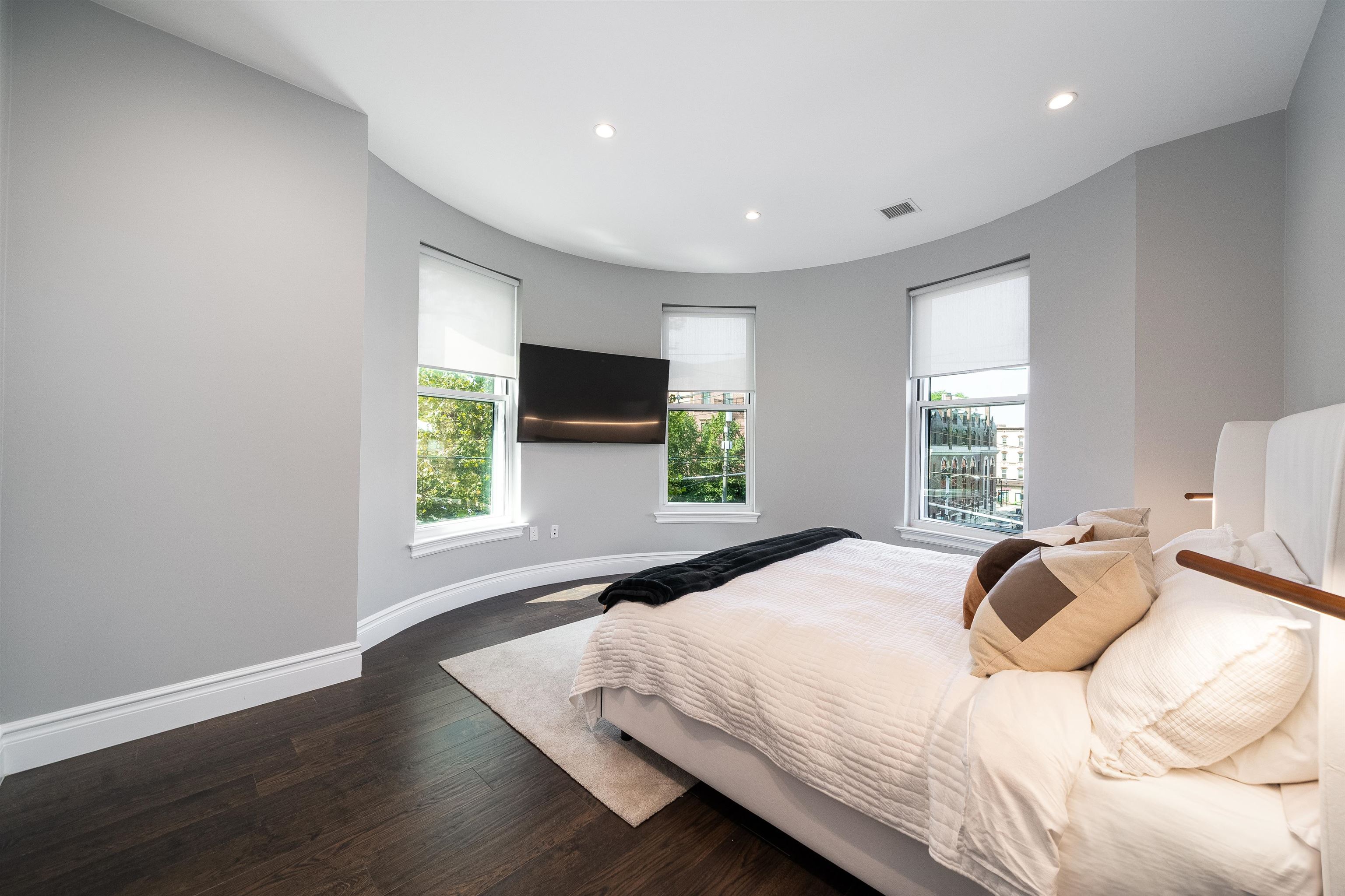 901 HUDSON ST Unit: W