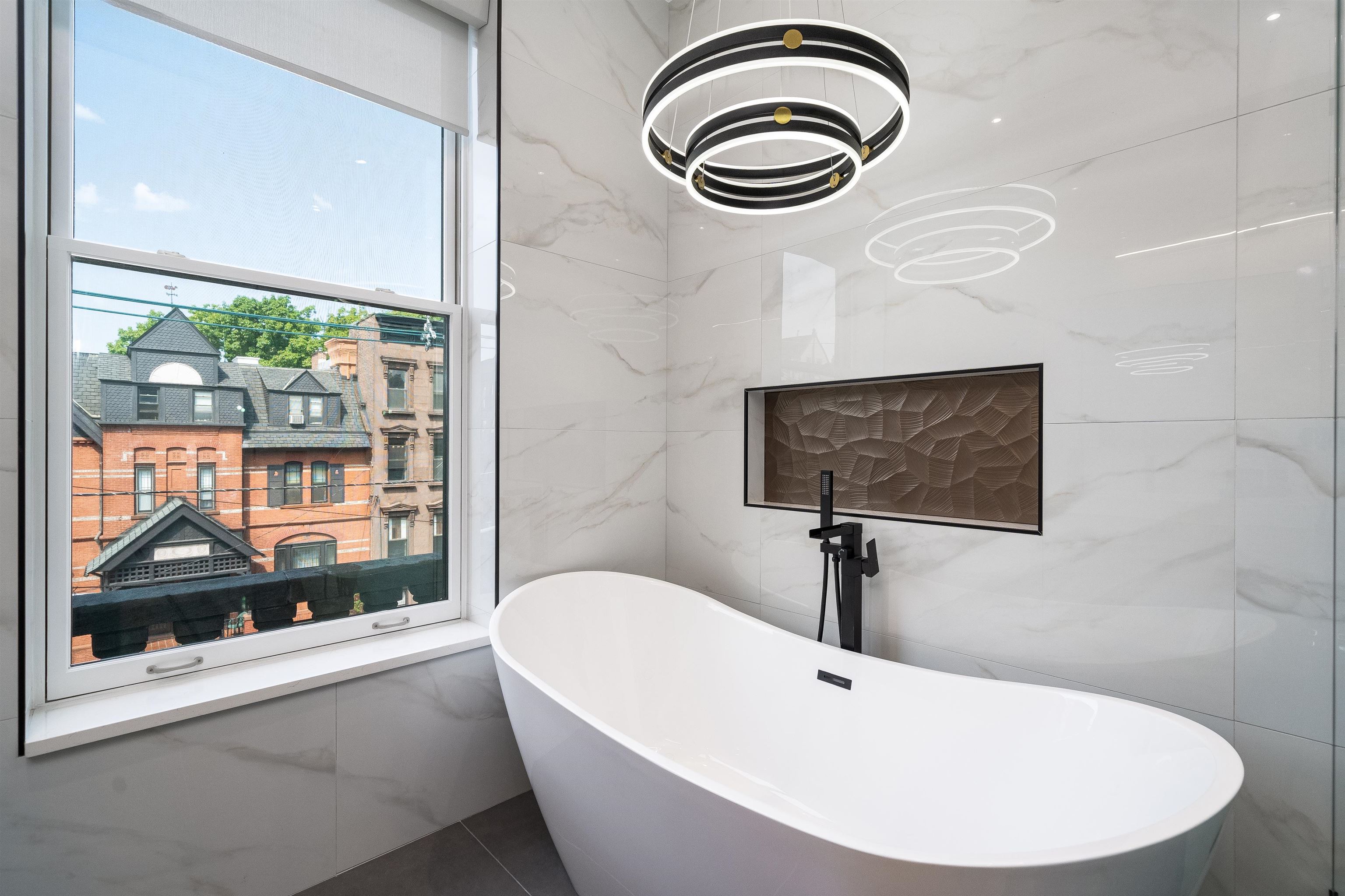 901 HUDSON ST Unit: W