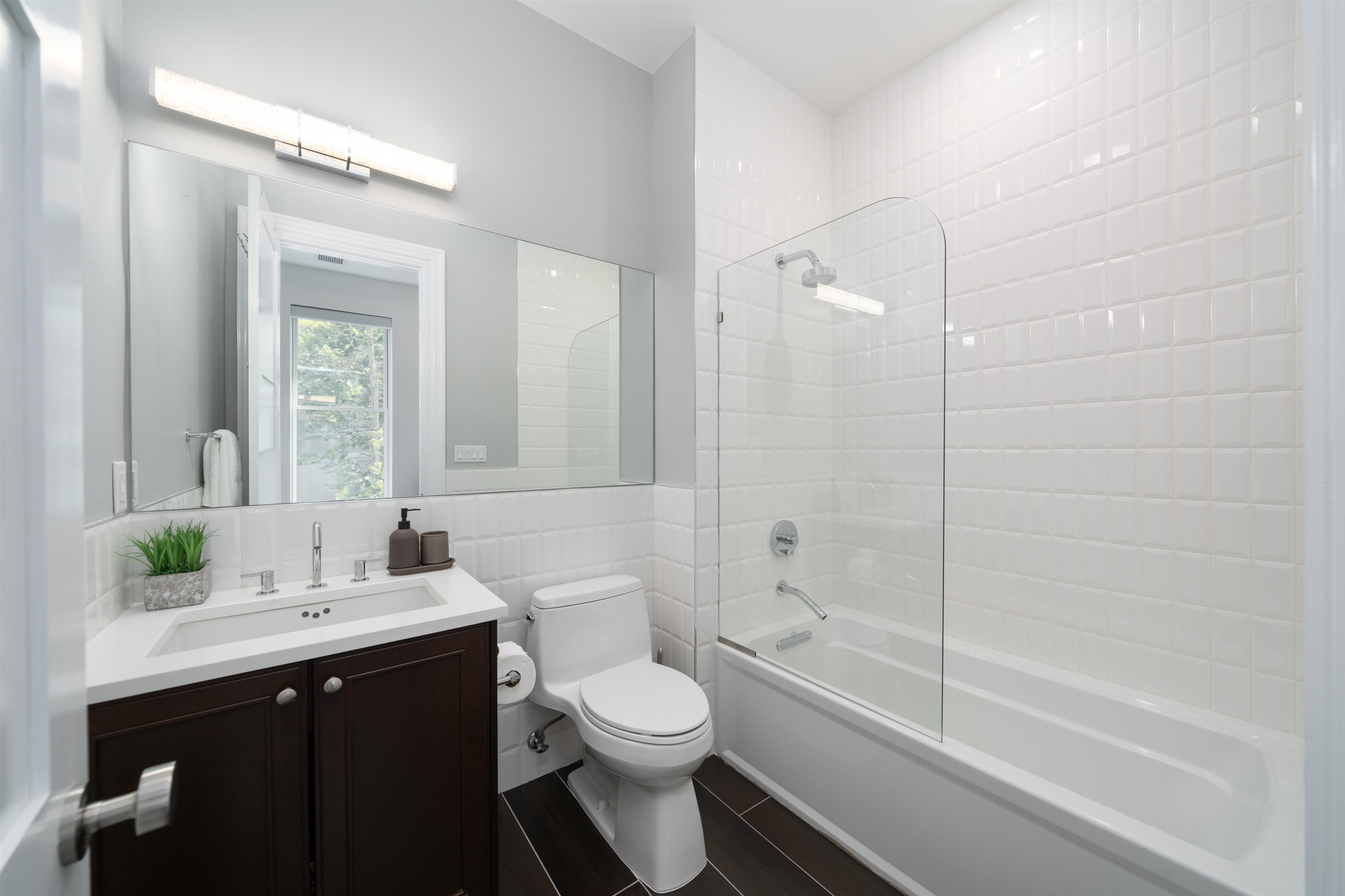 901 HUDSON ST Unit: W