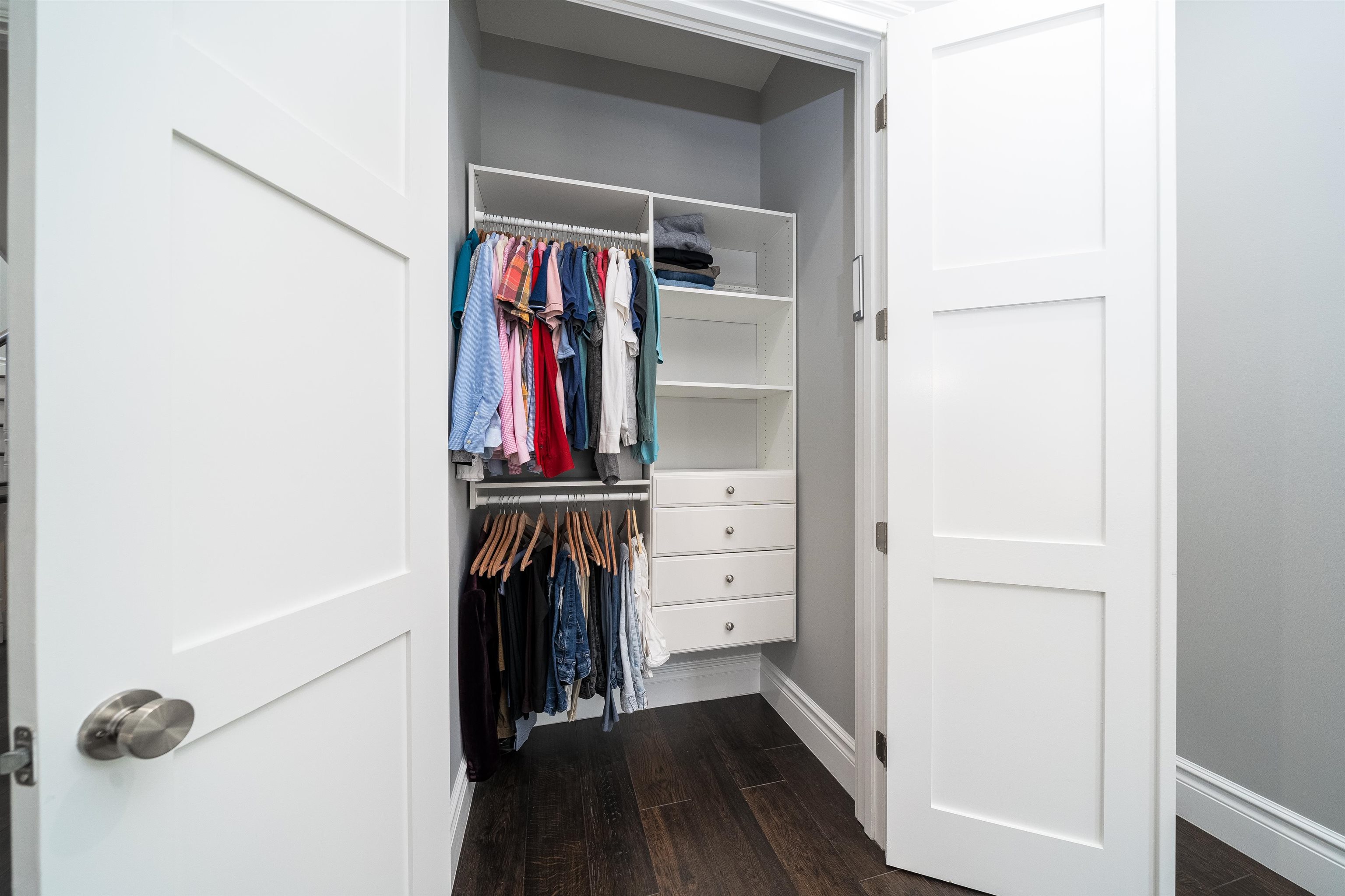 901 HUDSON ST Unit: W