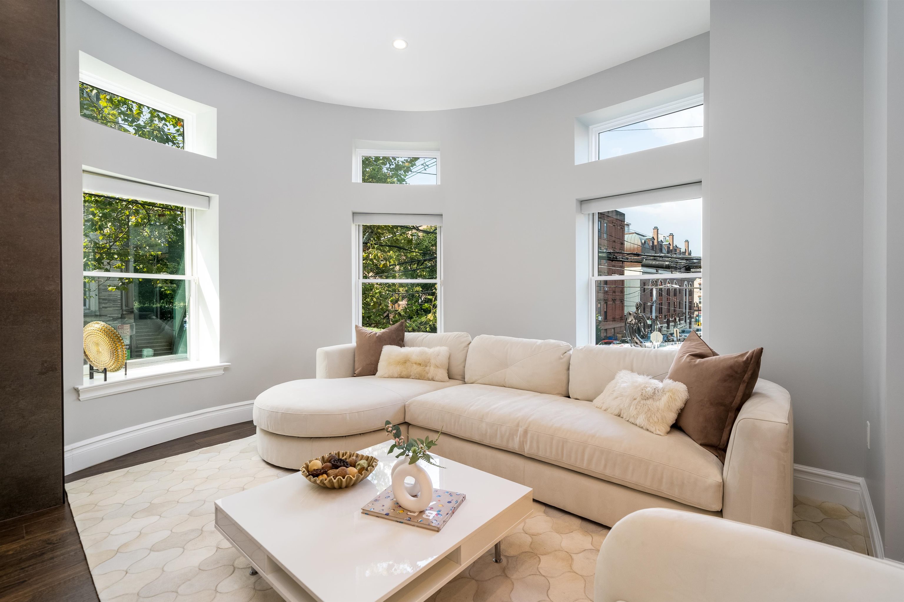 901 HUDSON ST Unit: W