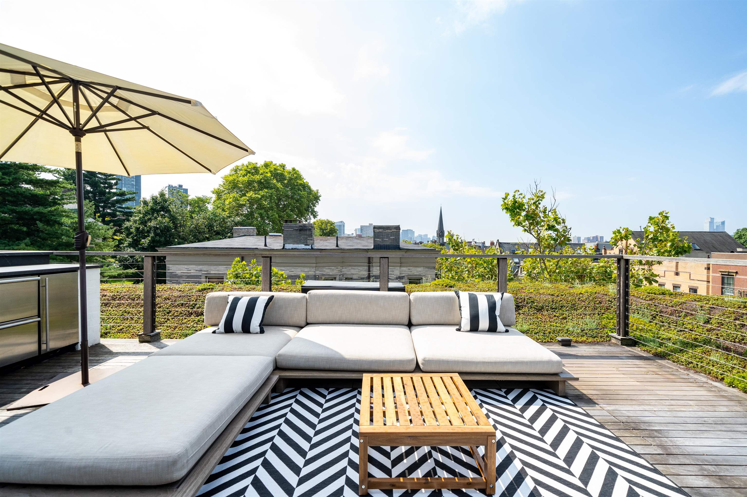 901 HUDSON ST Unit: W