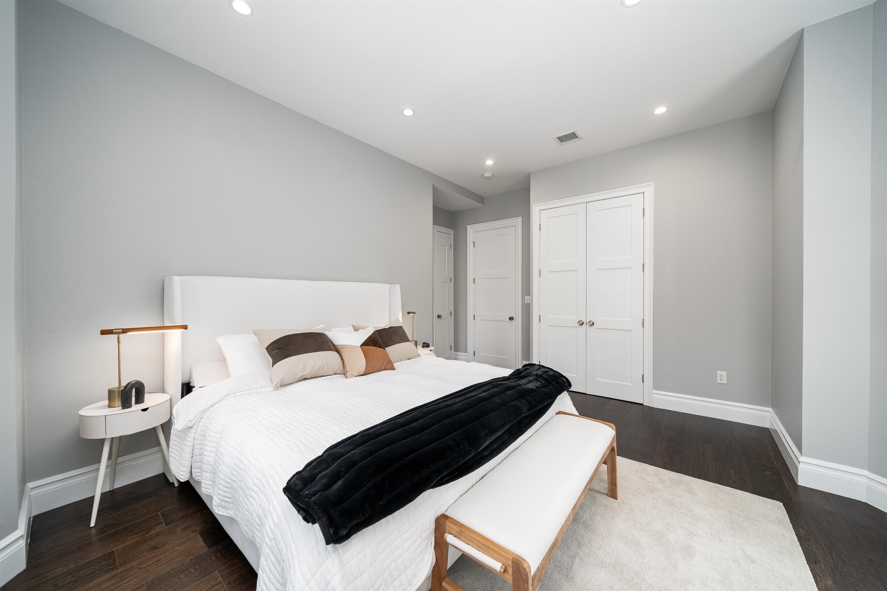 901 HUDSON ST Unit: W