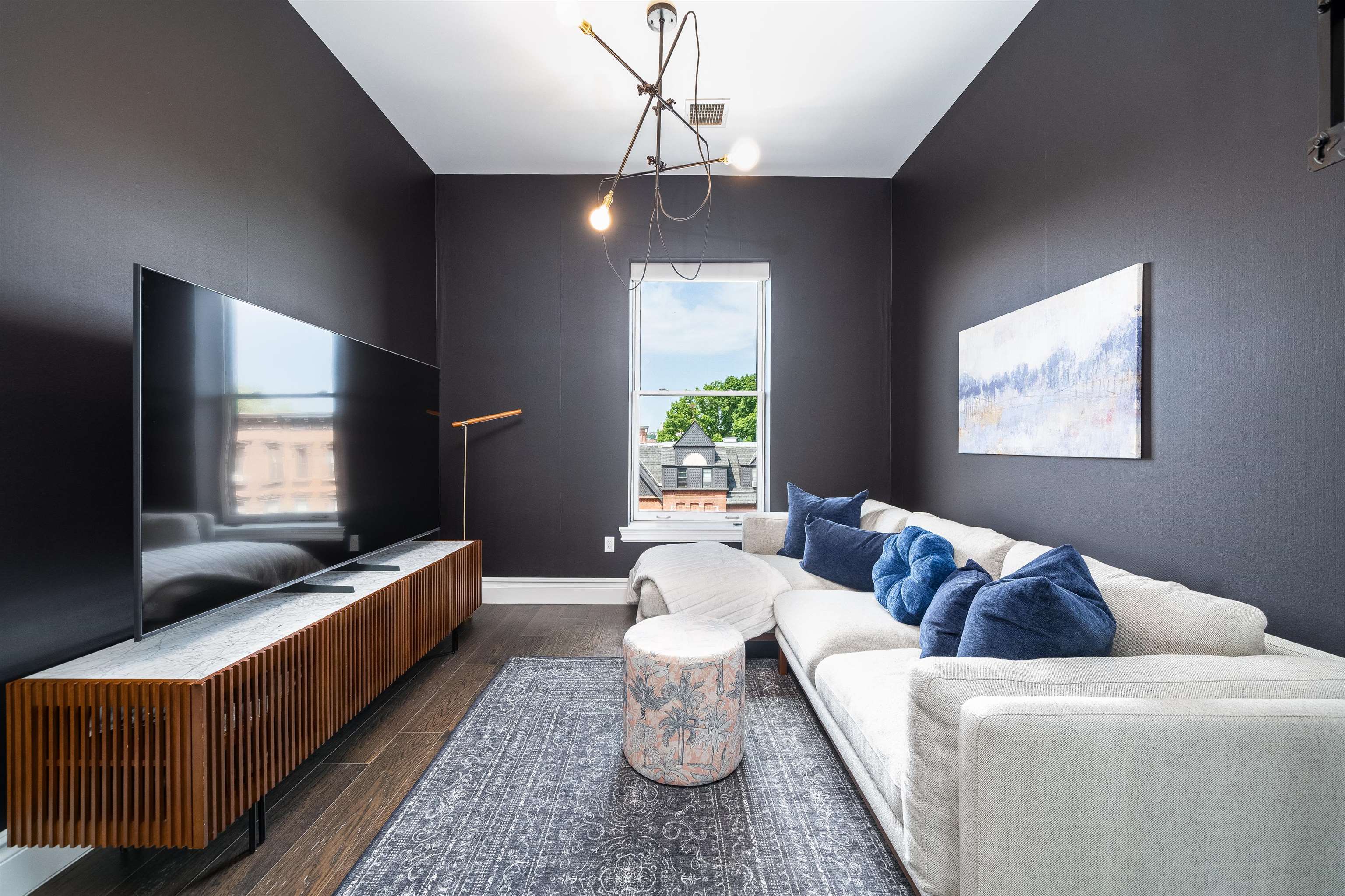 901 HUDSON ST Unit: W