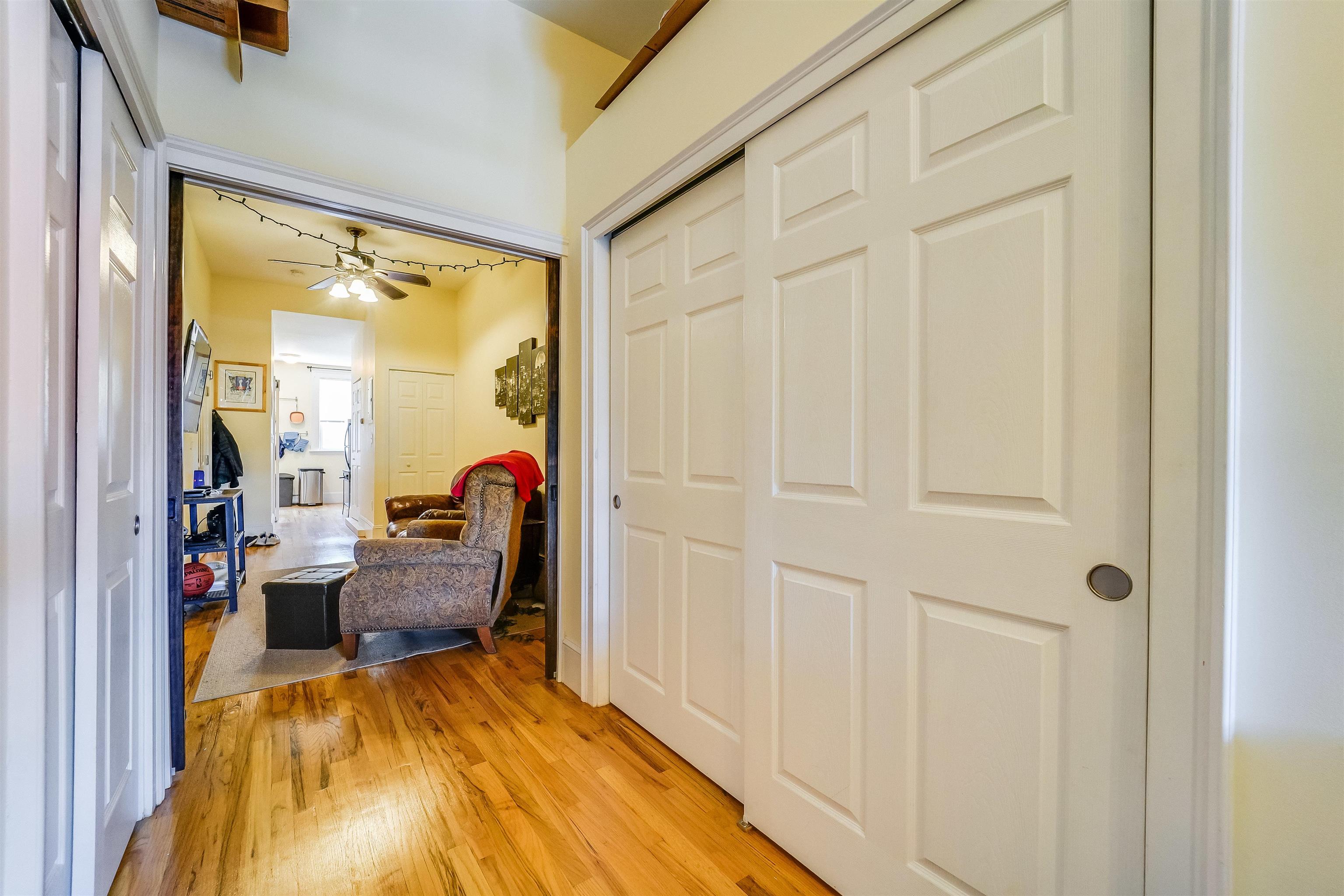 402 MONROE ST Unit: 4R
