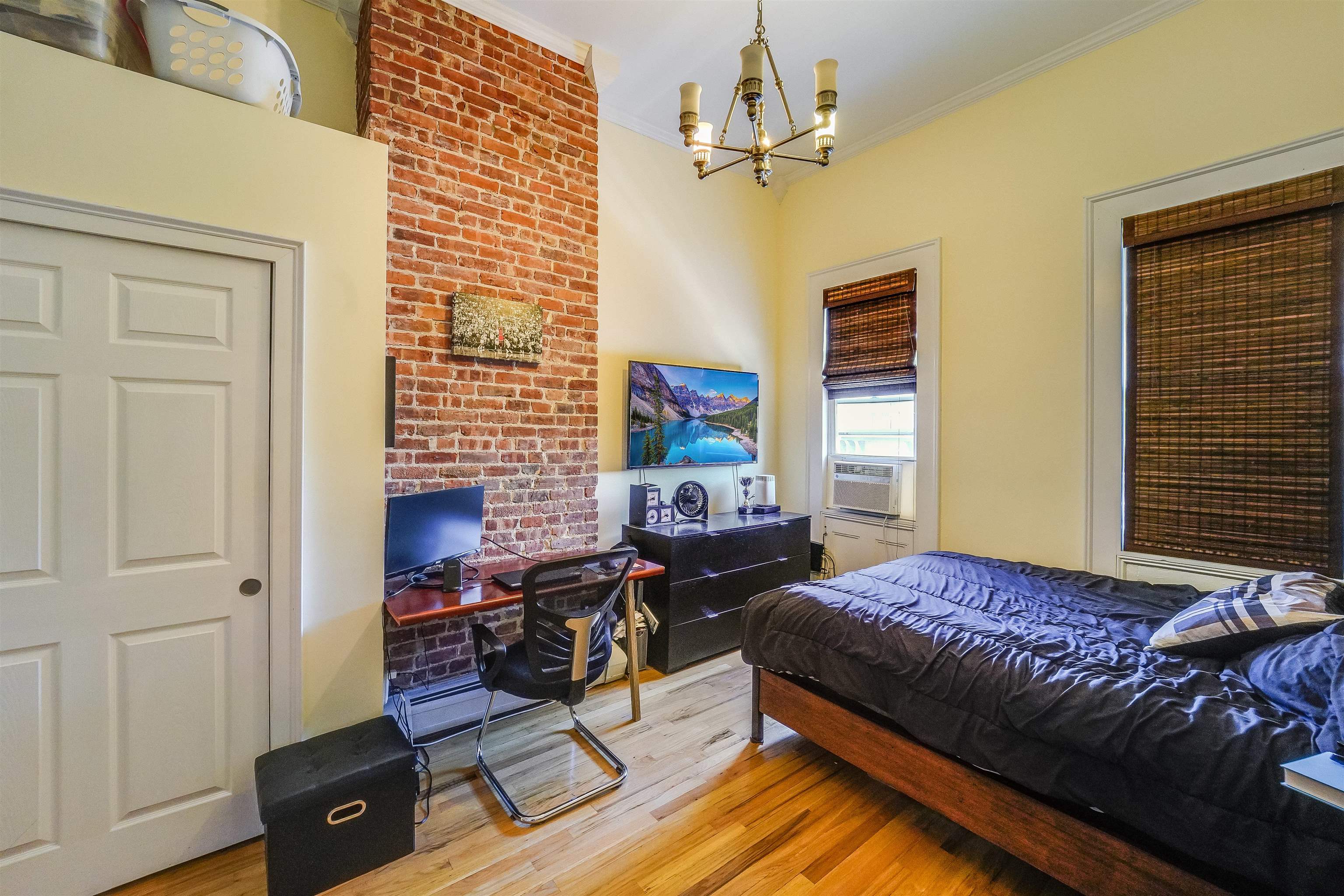 402 MONROE ST Unit: 4R