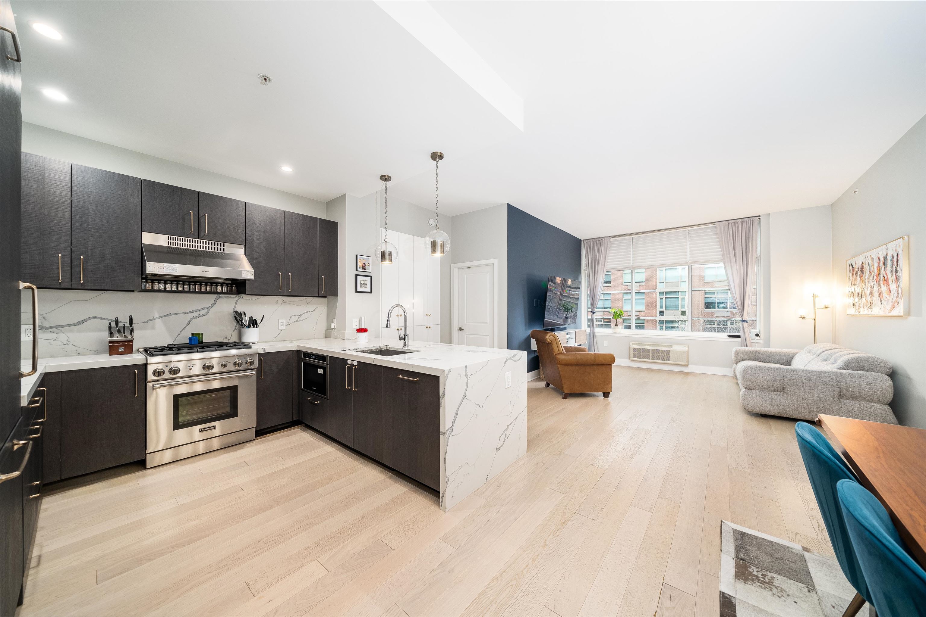 1400 HUDSON ST Unit: 309