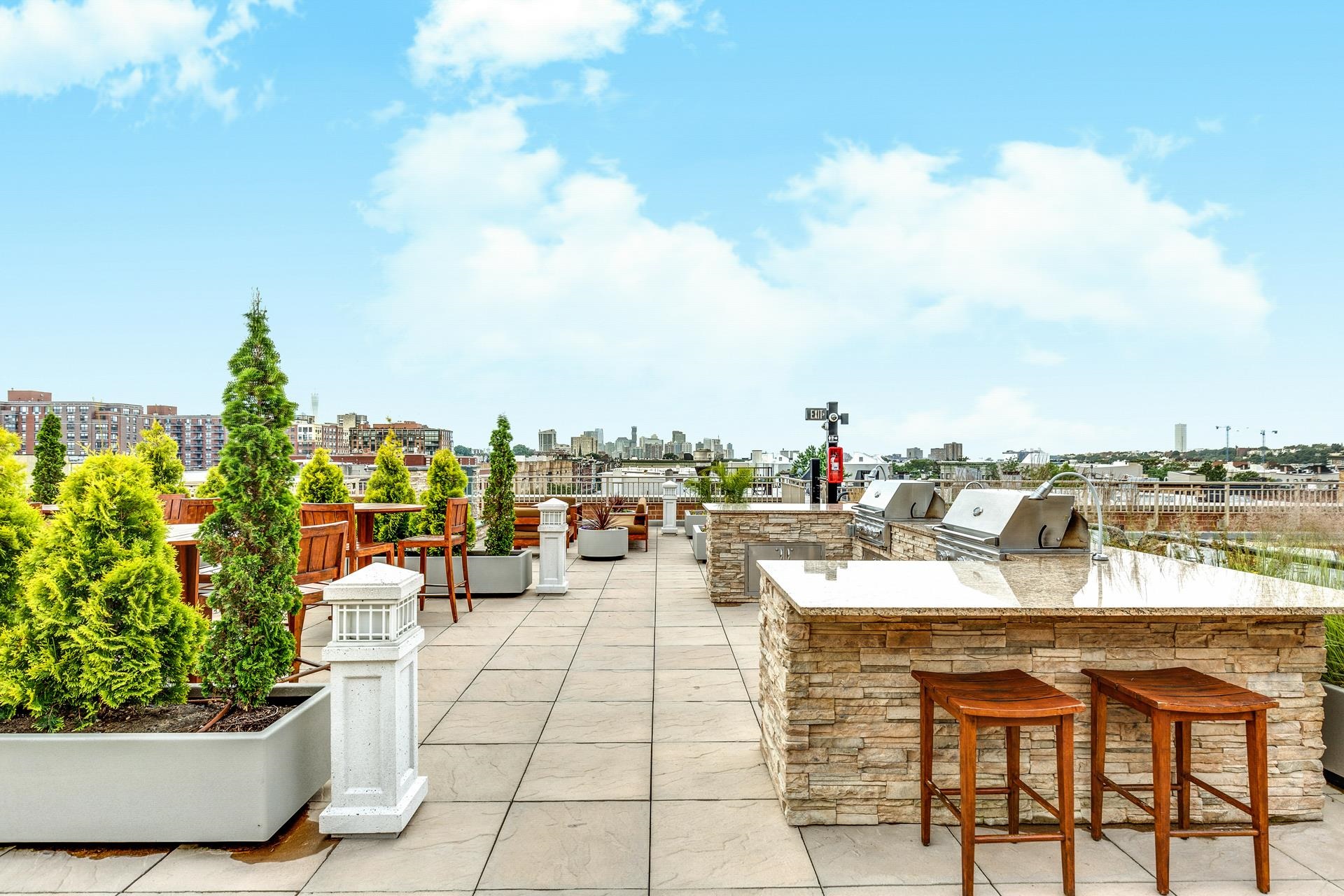 1400 HUDSON ST Unit: 309