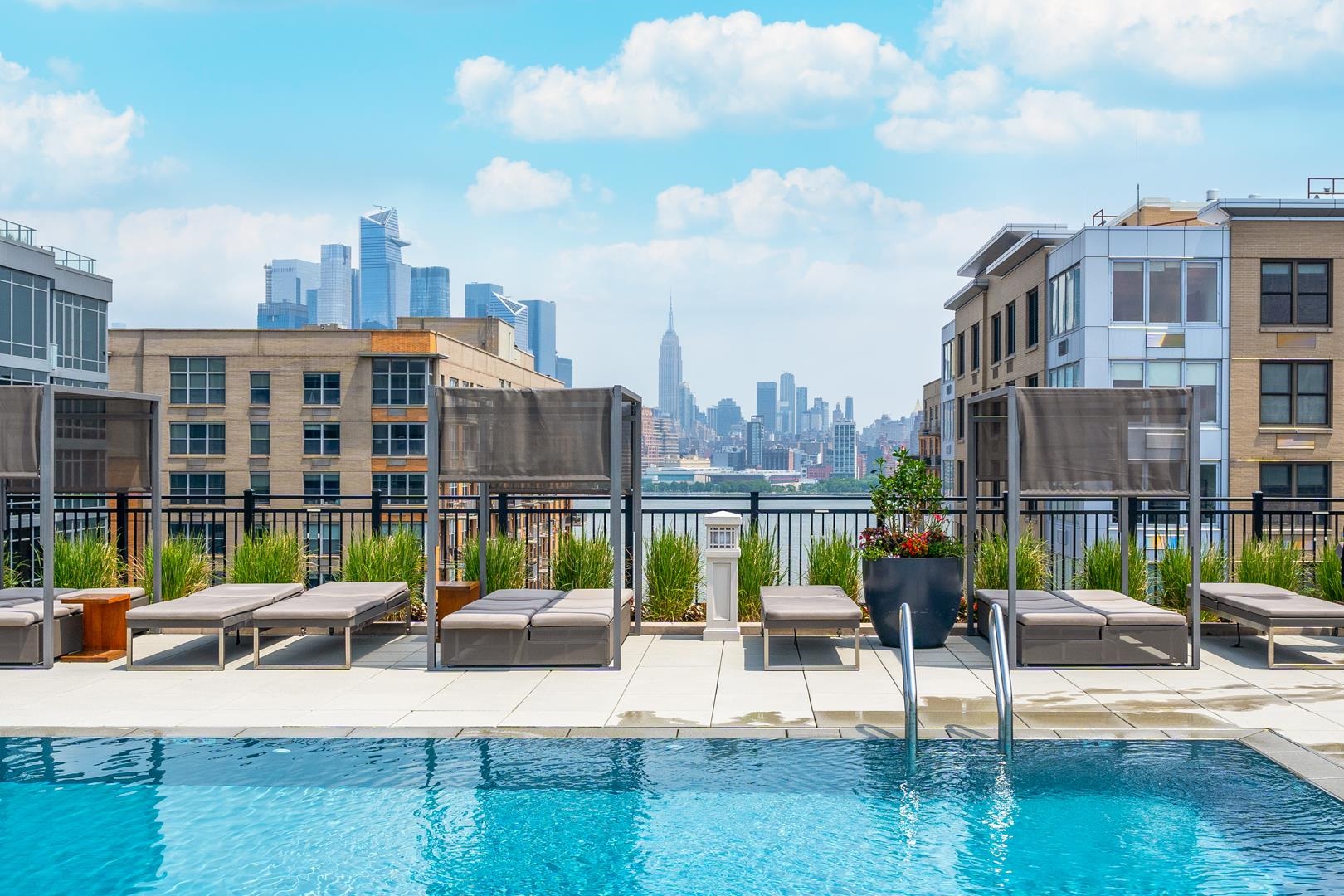 1400 HUDSON ST Unit: 309