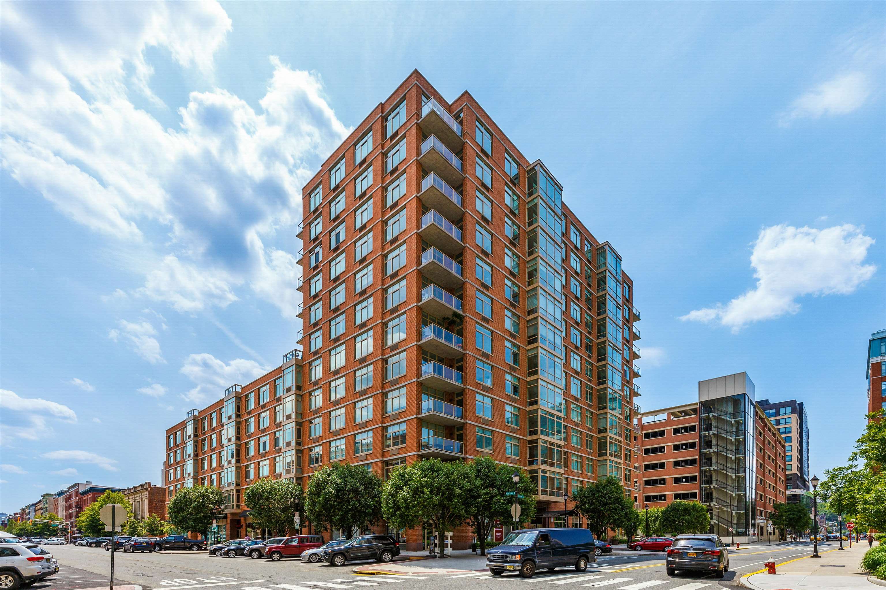 1400 HUDSON ST Unit: 309