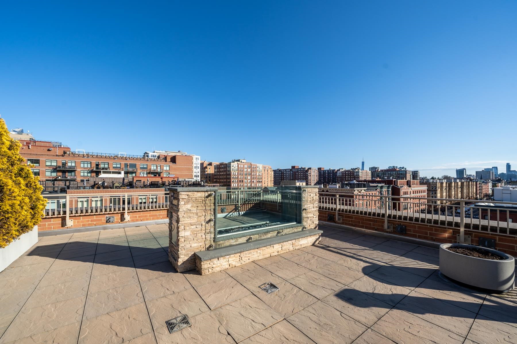 1400 HUDSON ST Unit: 309