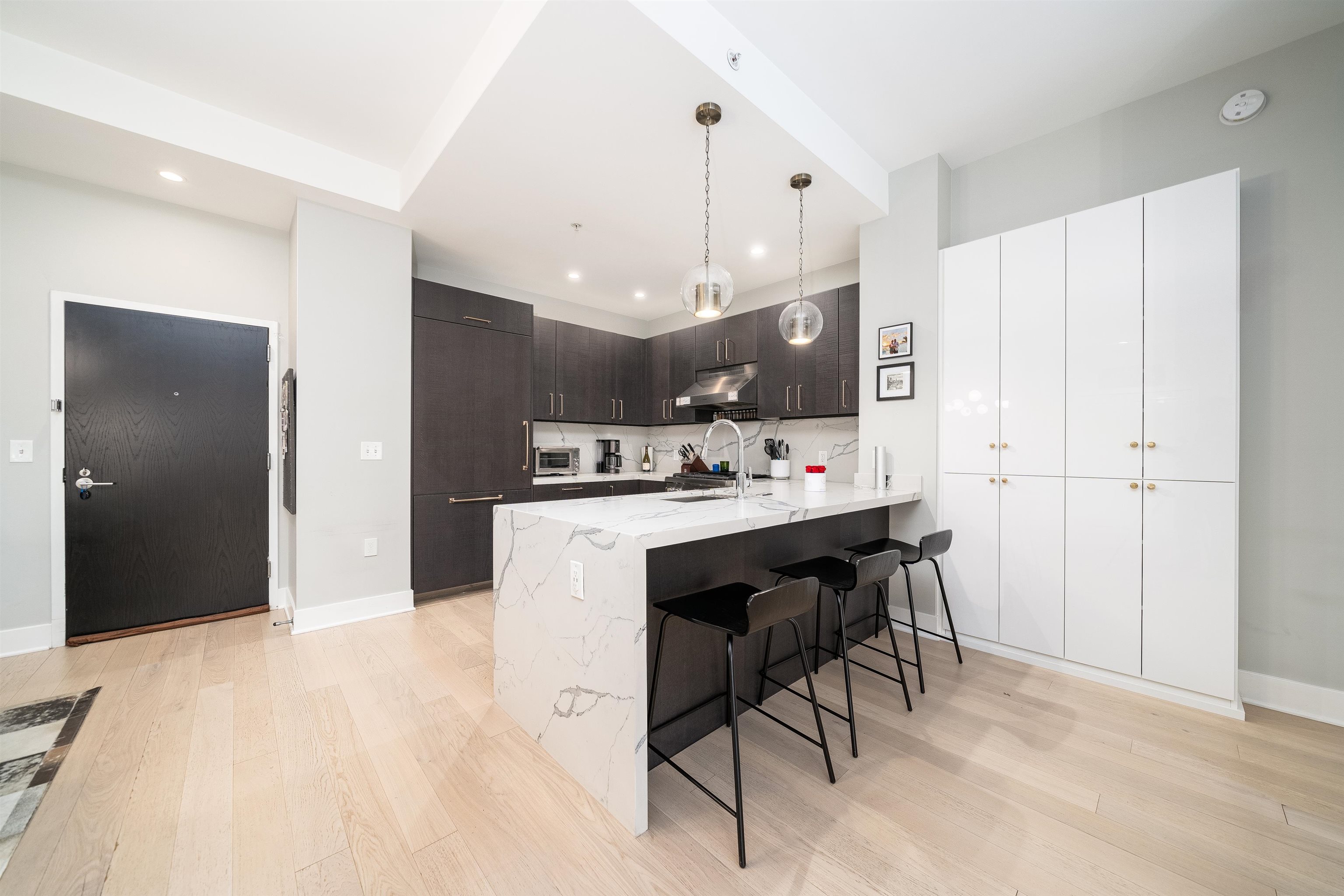 1400 HUDSON ST Unit: 309