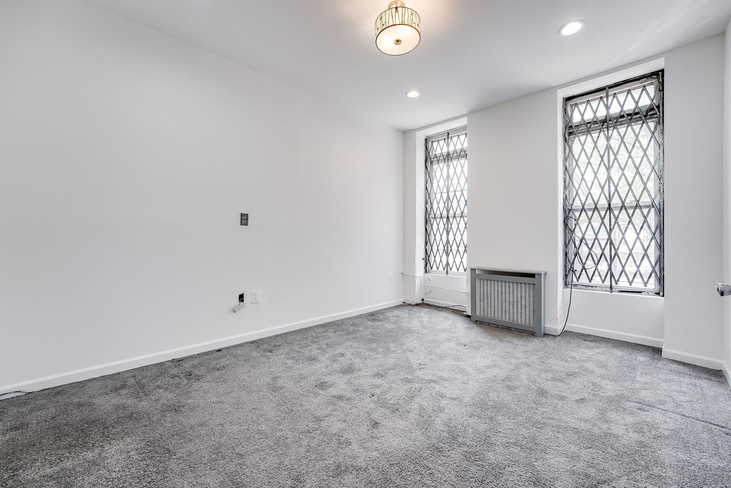 370 FORREST ST Unit: 1