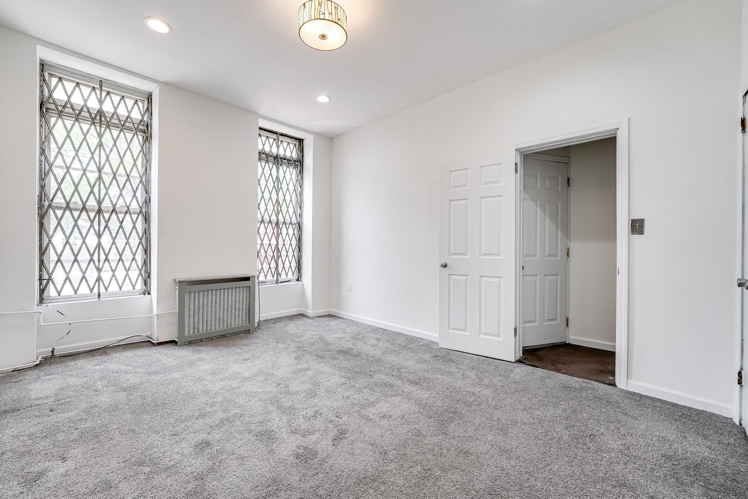 370 FORREST ST Unit: 1