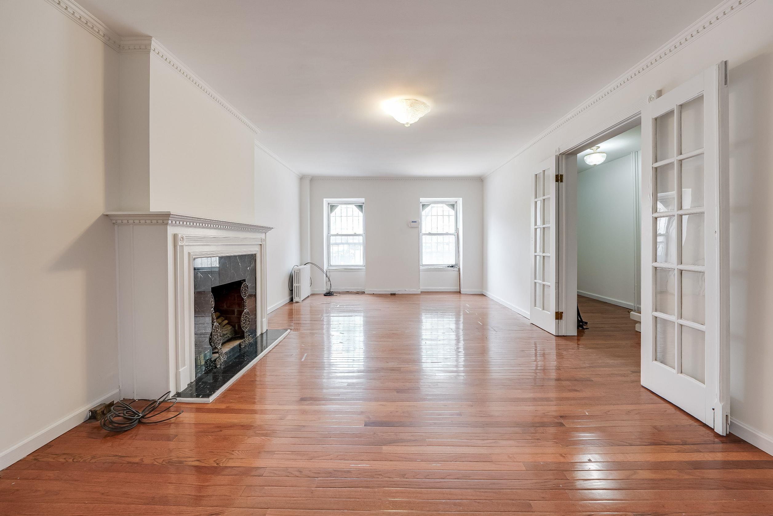 370 FORREST ST Unit: 1