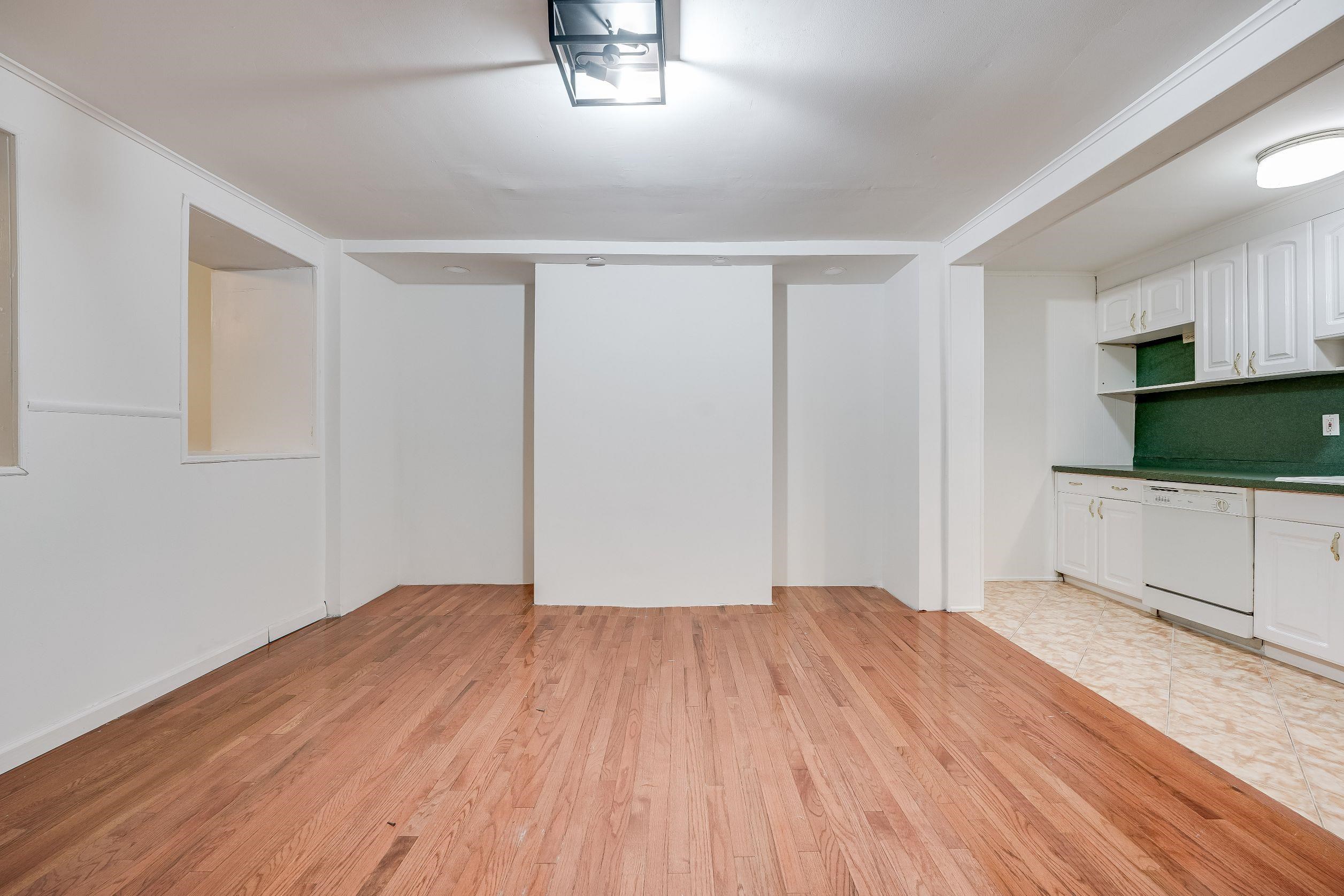 370 FORREST ST Unit: 1