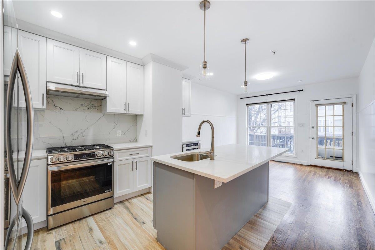 64 JEFFERSON ST Unit: B