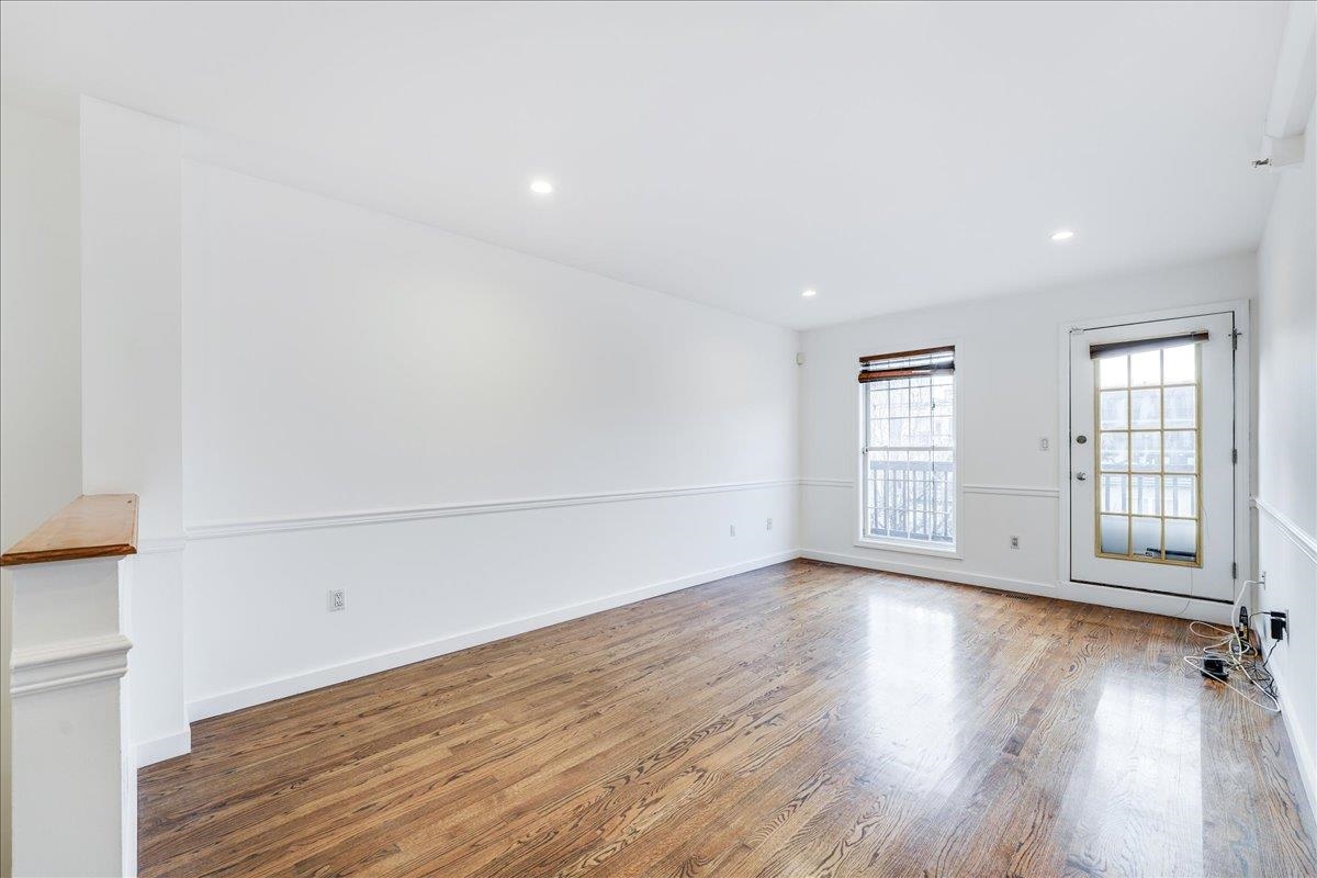 64 JEFFERSON ST Unit: B