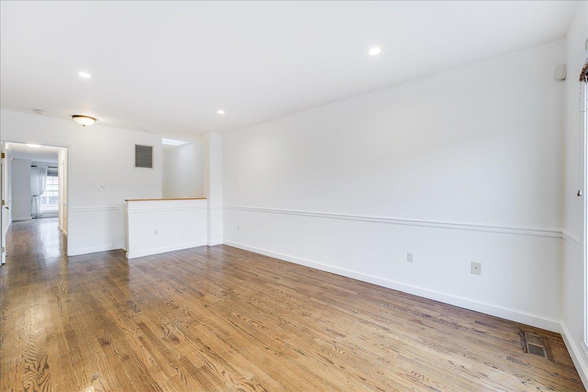 64 JEFFERSON ST Unit: B