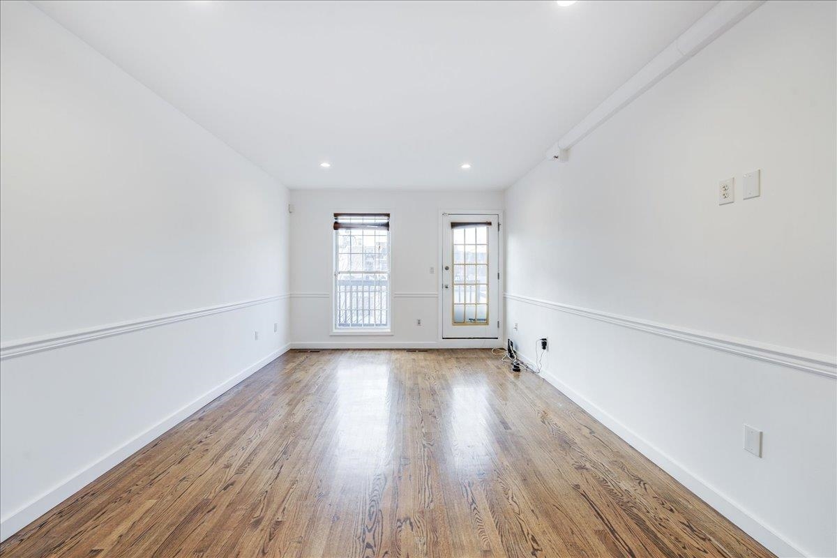 64 JEFFERSON ST Unit: B