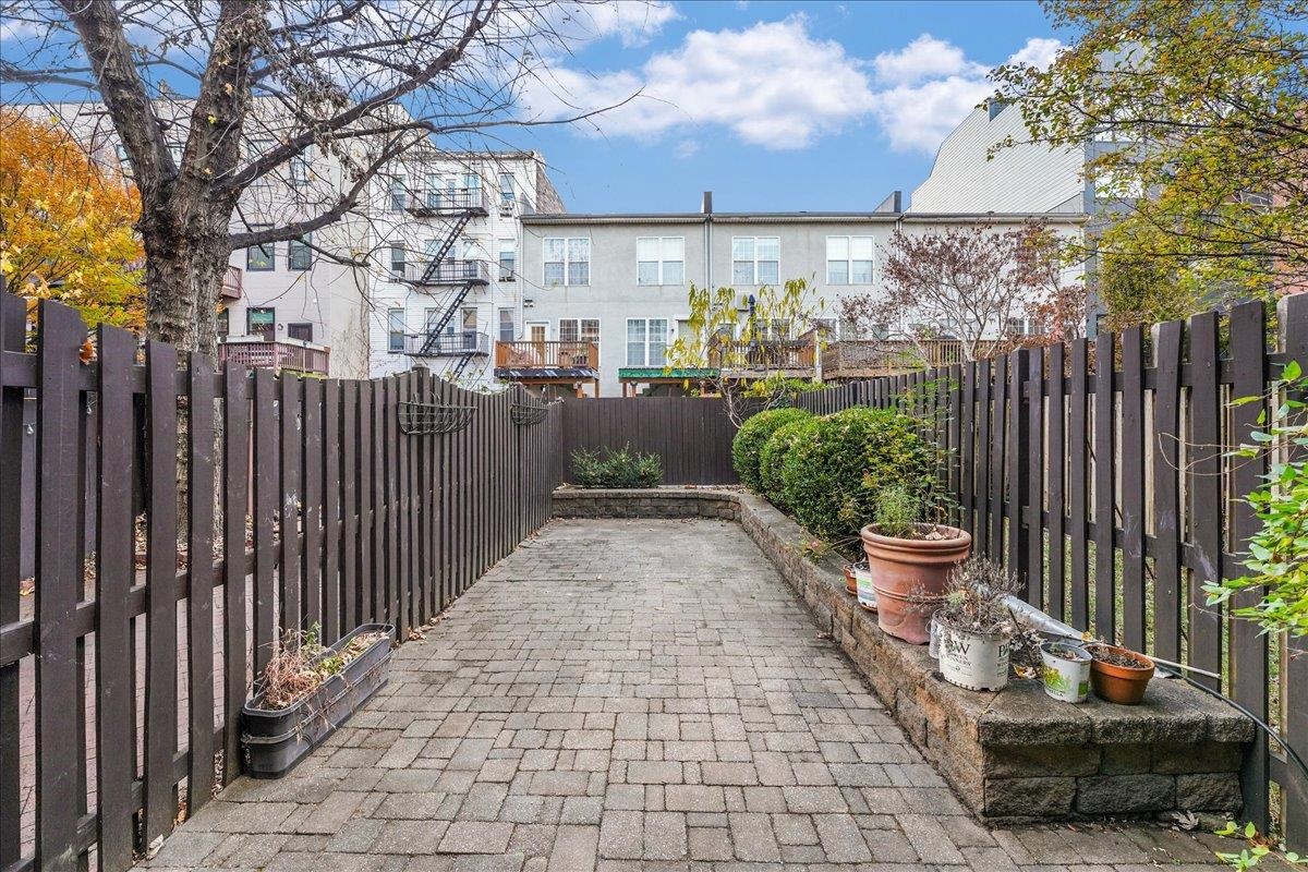 64 JEFFERSON ST Unit: B