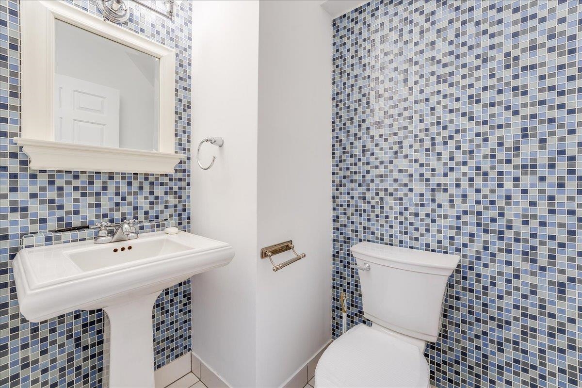 64 JEFFERSON ST Unit: B