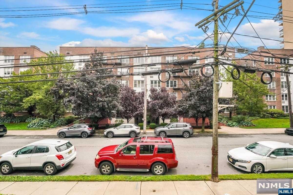 2160 Center Avenue 2B