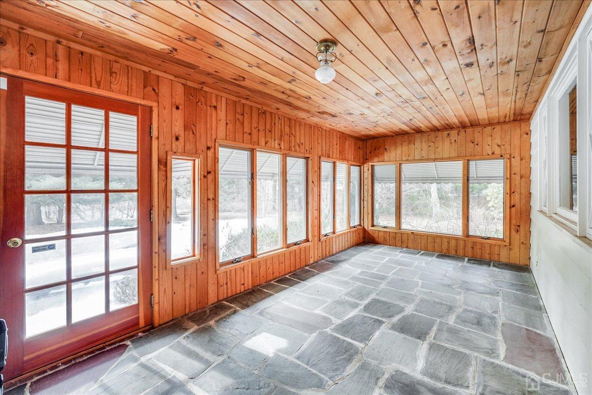 262 River Road