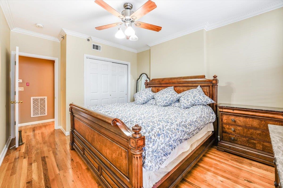 602 WILLOW AVE Unit: 4