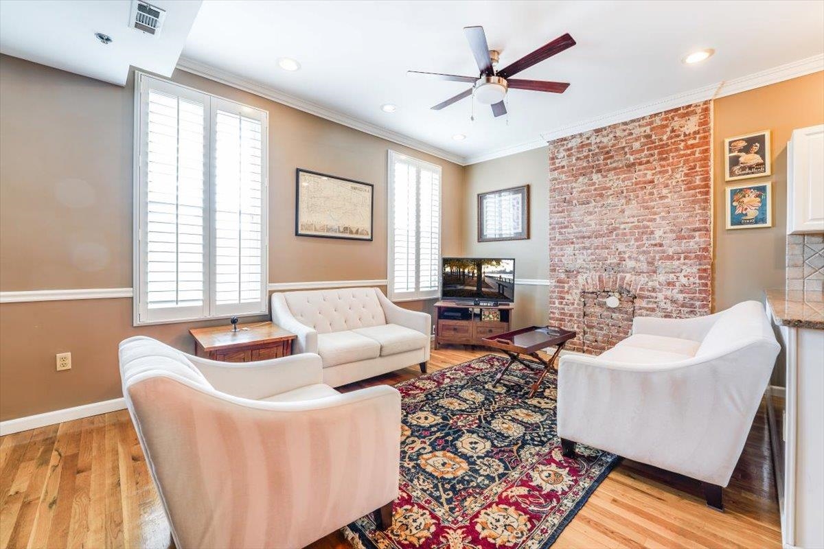 602 WILLOW AVE Unit: 4