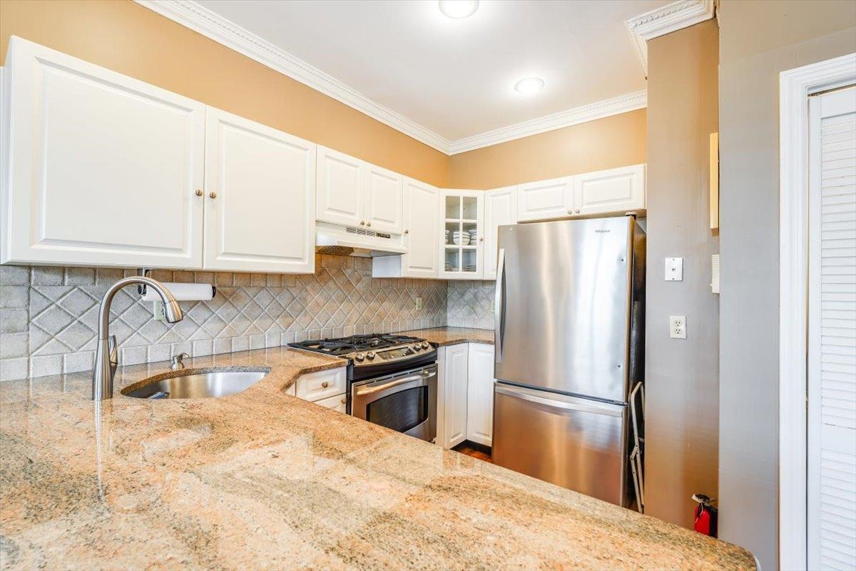 602 WILLOW AVE Unit: 4