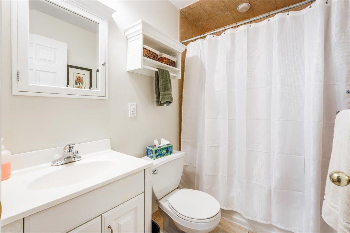 602 WILLOW AVE Unit: 4
