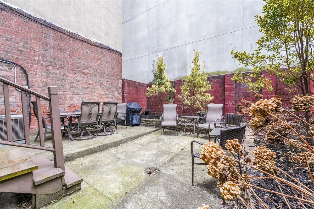 602 WILLOW AVE Unit: 4