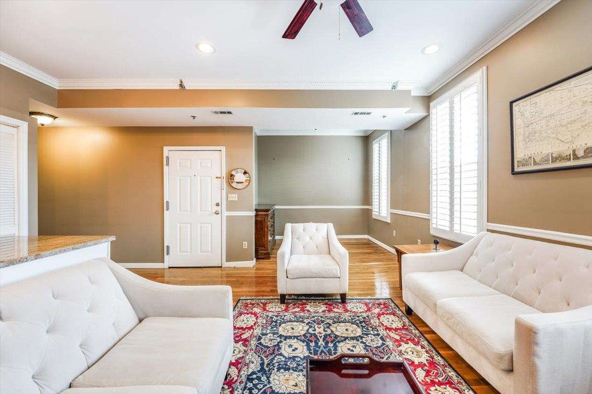 602 WILLOW AVE Unit: 4