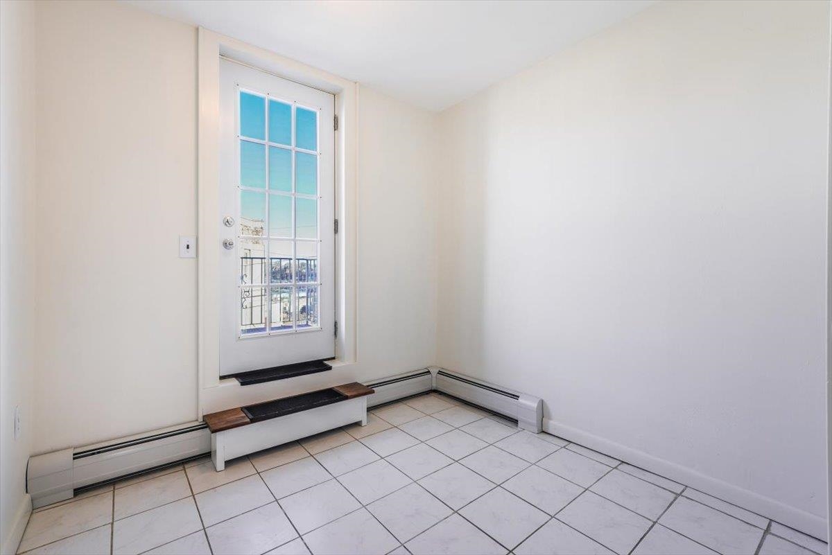 3 LINCOLN PL Unit: 2