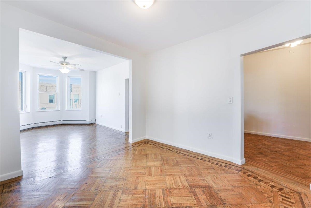 3 LINCOLN PL Unit: 2