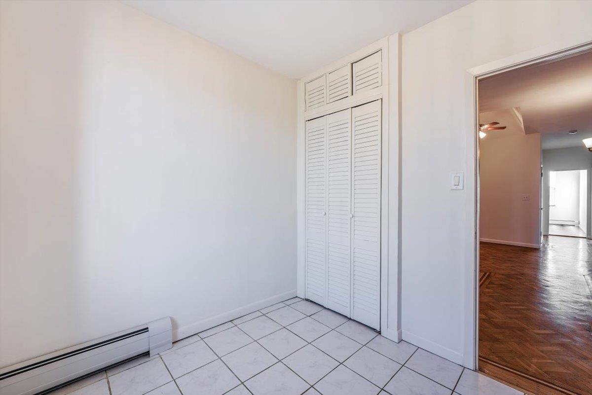 3 LINCOLN PL Unit: 2