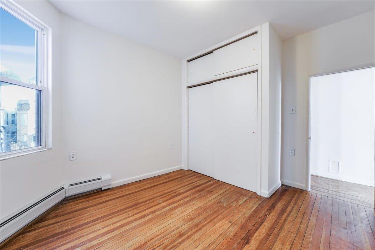 3 LINCOLN PL Unit: 2