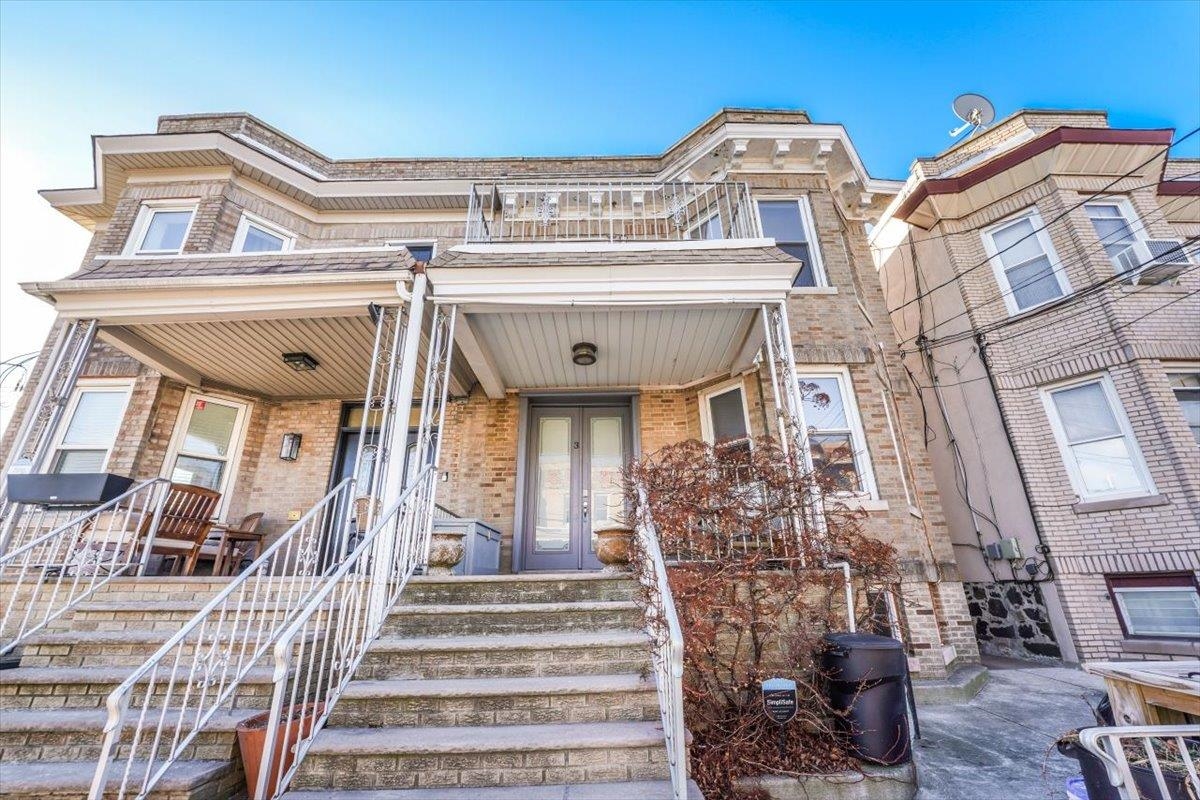 3 LINCOLN PL Unit: 2