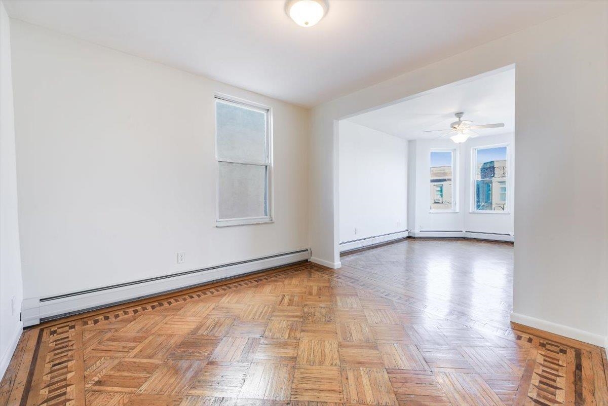 3 LINCOLN PL Unit: 2