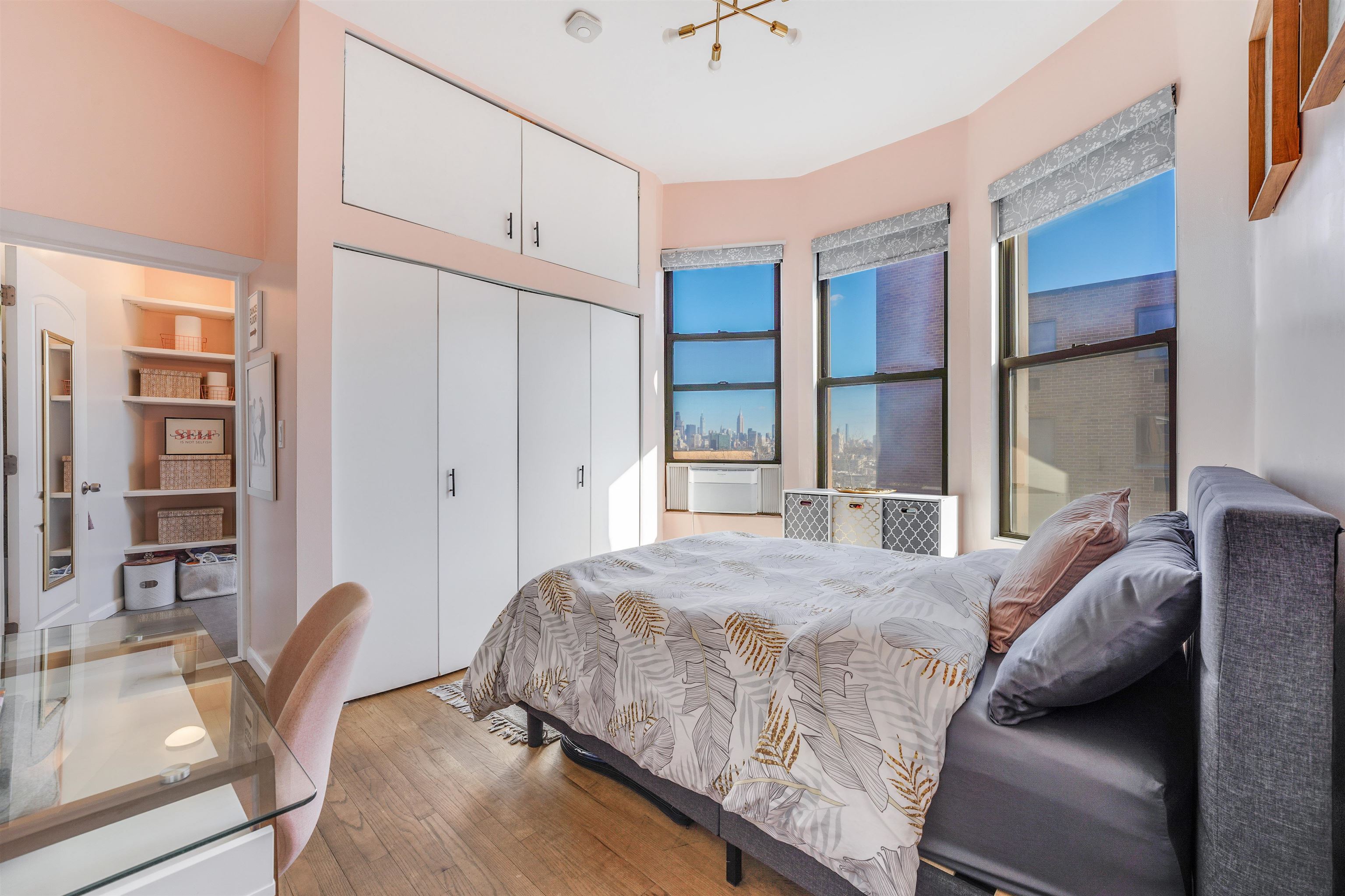 193 OGDEN AVE Unit: 4e