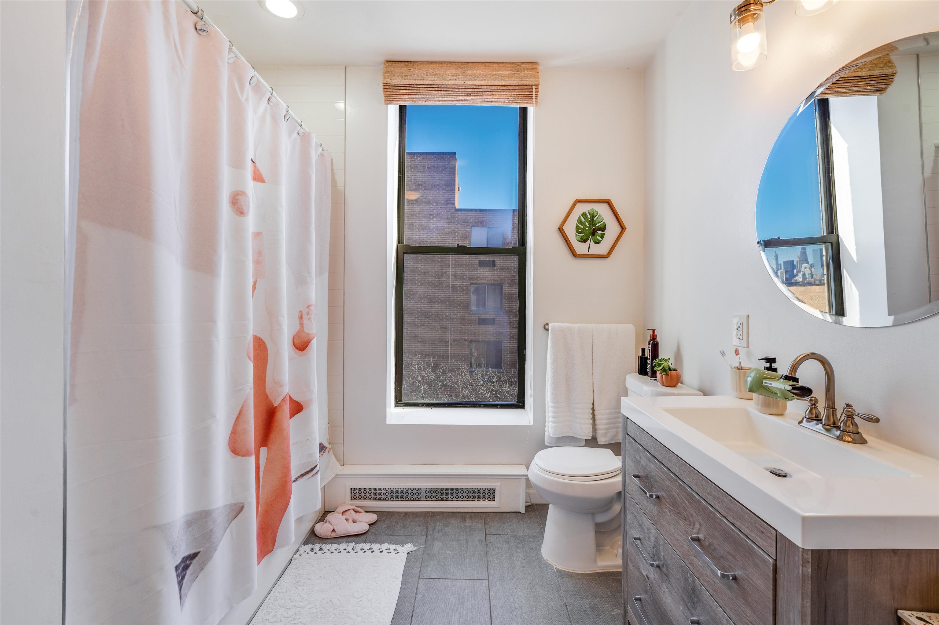 193 OGDEN AVE Unit: 4e
