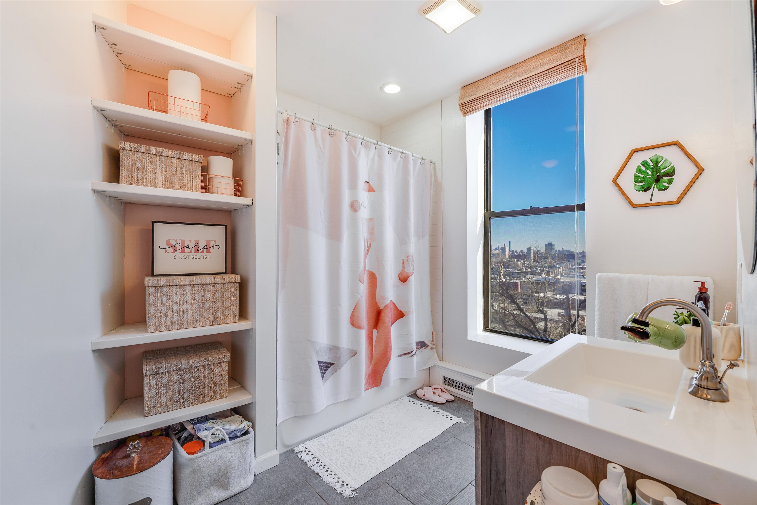 193 OGDEN AVE Unit: 4e