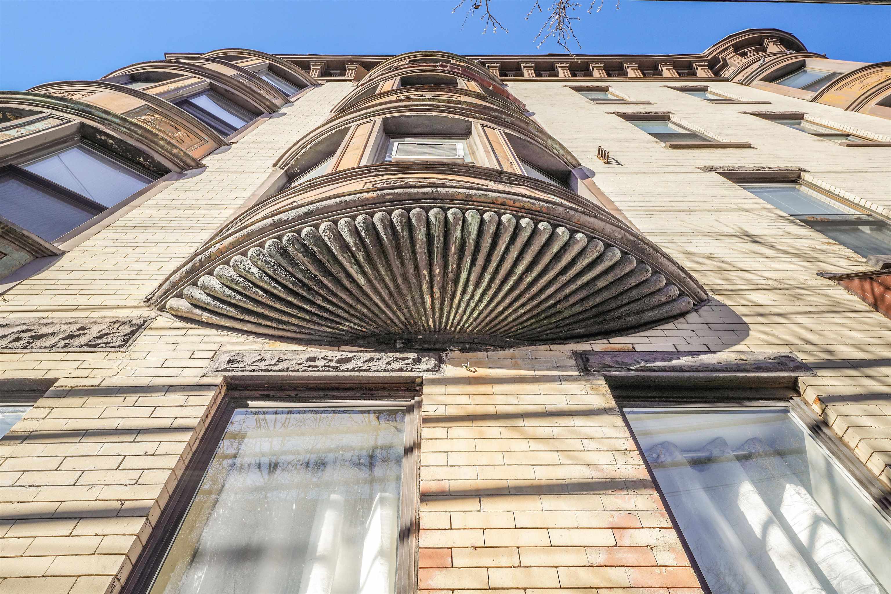 193 OGDEN AVE Unit: 4e