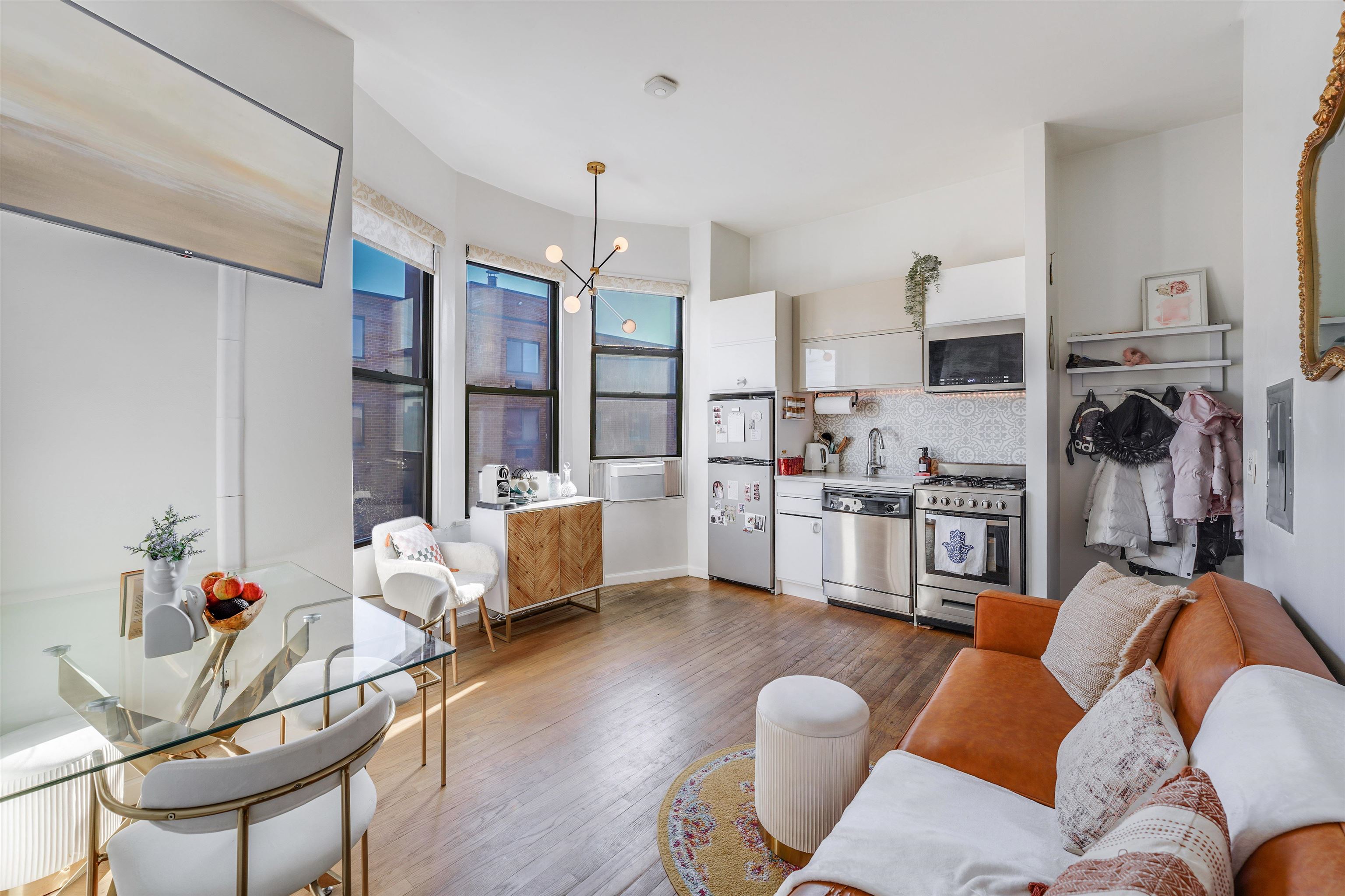 193 OGDEN AVE Unit: 4e