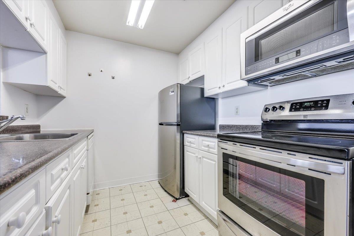1 2ND ST Unit: 2408